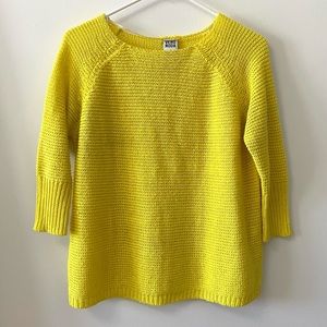 VERO MODA BUTTON BACK YELLOW KNIT SWEATER